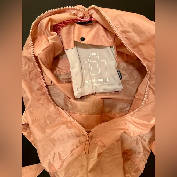 Herschel Supply Company Coral Travel Bag - Picture 4 of 4